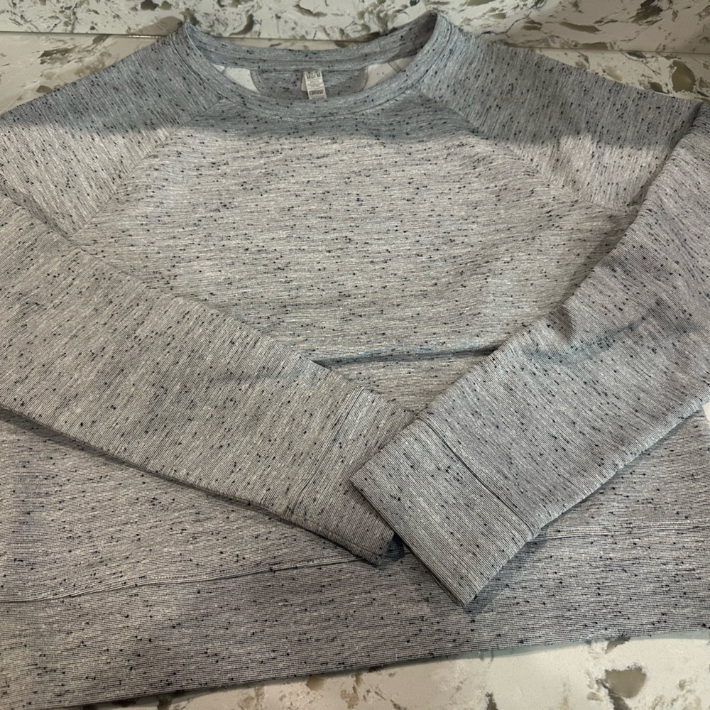 Under Armour Women’s Speckled Light Gray Crewneck Sweater